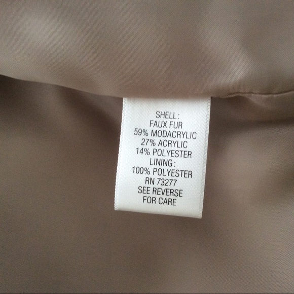 Elle Tan Faux Fur Vest Small - NWOT - Picture 4 of 12